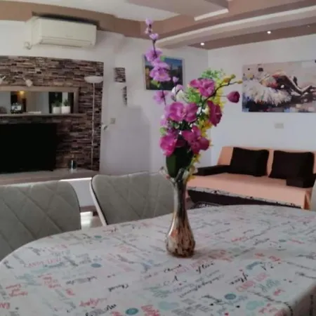 Libe With Sea View - Two Bedroom With Balcony * Трогір