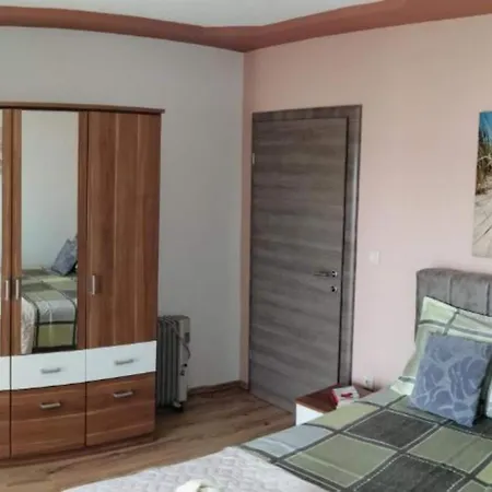 Libe With Sea View - Two Bedroom With Balcony Трогір