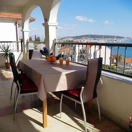 Libe With Sea View - Two Bedroom With Balcony