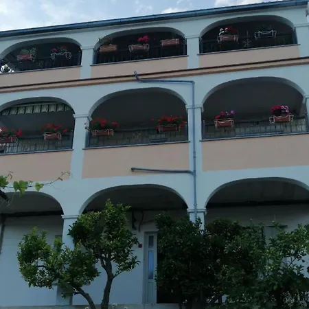 Libe With Sea View - Two Bedroom With Balcony *