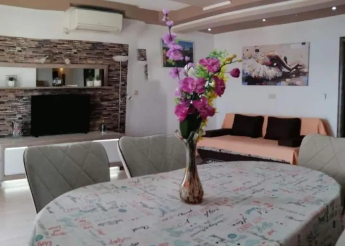Libe With Sea View - Two Bedroom With Balcony * Τρογκίρ