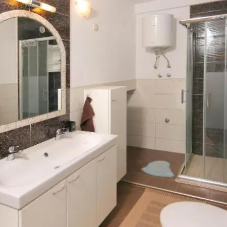 Apartman Libe With Sea View - Two Bedroom With Balcony