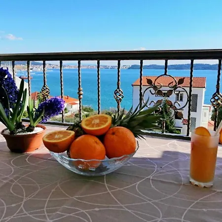Apartman Libe With Sea View - Two Bedroom With Balcony Trogir