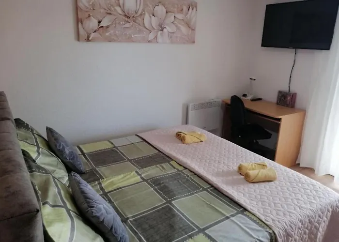 Appartement Libe With Sea View - Two Bedroom With Balcony *