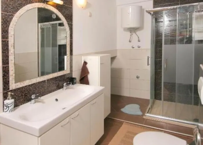 Appartement Libe With Sea View - Two Bedroom With Balcony