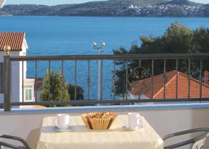 Libe With Sea View - Two Bedroom With Balcony Appartement