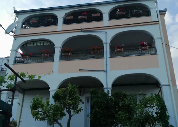 Libe With Sea View - Two Bedroom With Balcony *