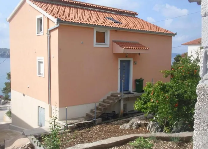 Libe With Sea View - Two Bedroom With Balcony Appartement *