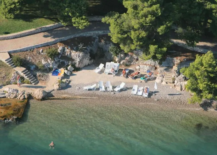 Libe With Sea View - Two Bedroom With Balcony *