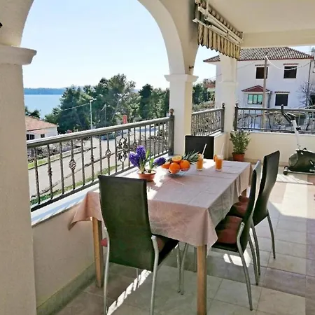 Apartman Libe With Sea View - Two Bedroom With Balcony