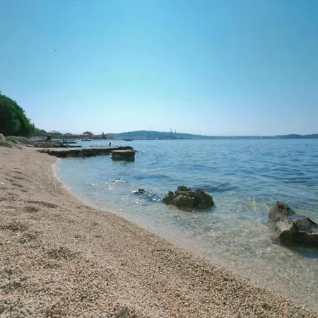 Libe With Sea View - Two Bedroom With Balcony Apartman